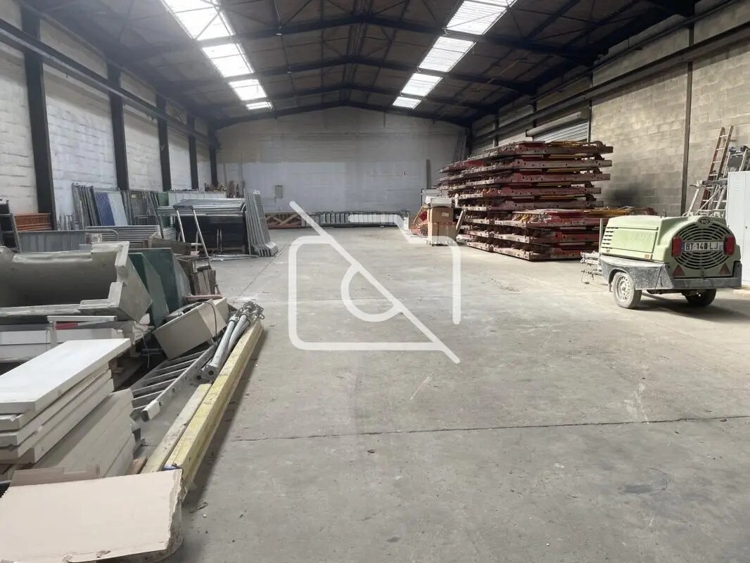 Industrial in Ozoir-la-Ferrière for lease Interior Photo- Image 1 of 3