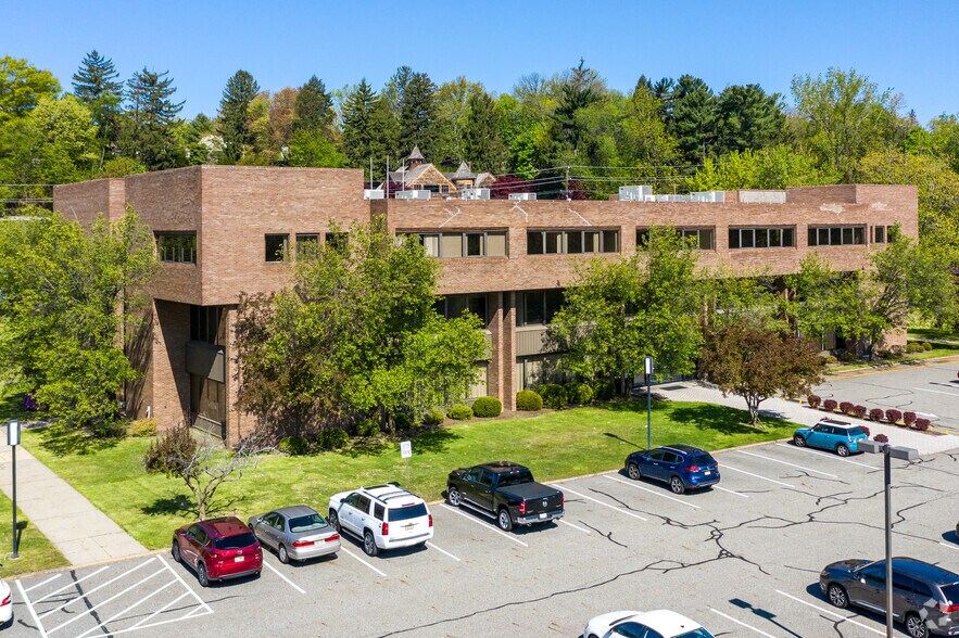 680 Kinderkamack Rd, Oradell, NJ for sale - Primary Photo - Image 1 of 1