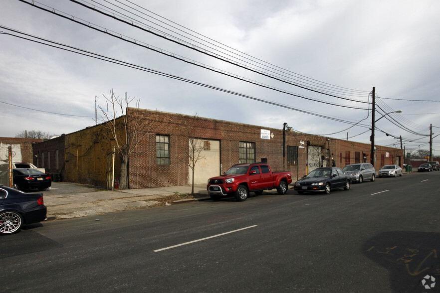 401 Hunts Point Ave, Bronx, NY for sale - Primary Photo - Image 1 of 1