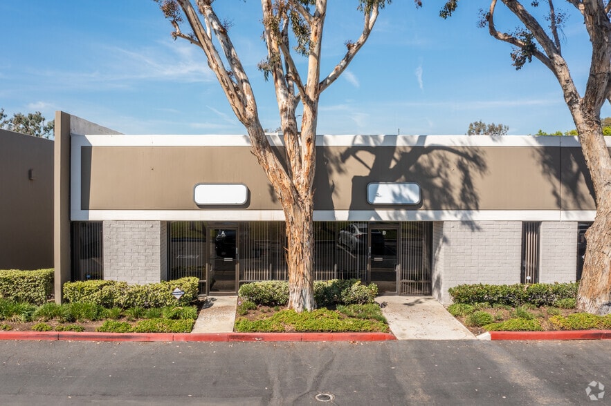 15471 Red Hill Ave, Tustin, CA for lease - Building Photo - Image 3 of 6