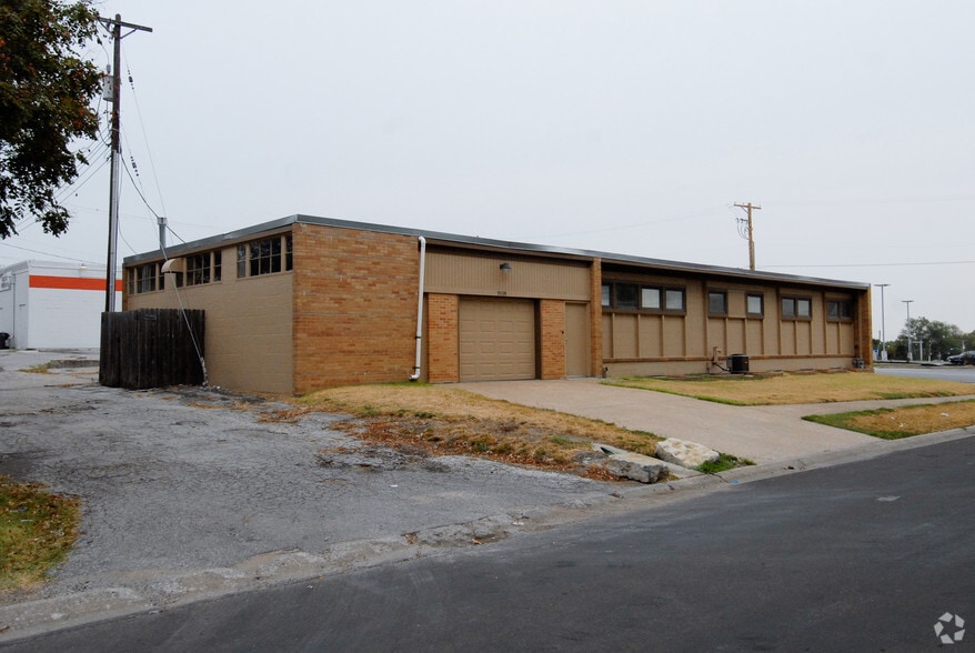 9118 E 72nd Ter, Raytown, MO for sale - Building Photo - Image 3 of 3