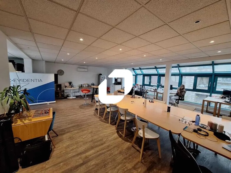 Office in Boulogne-Billancourt for lease - Building Photo - Image 3 of 7