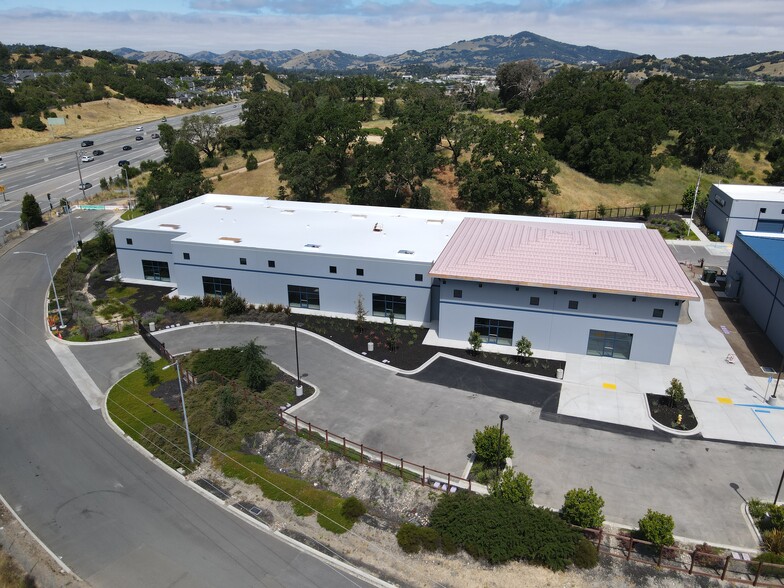 5400 Hanna Ranch Rd, Novato, CA for lease - Building Photo - Image 2 of 6