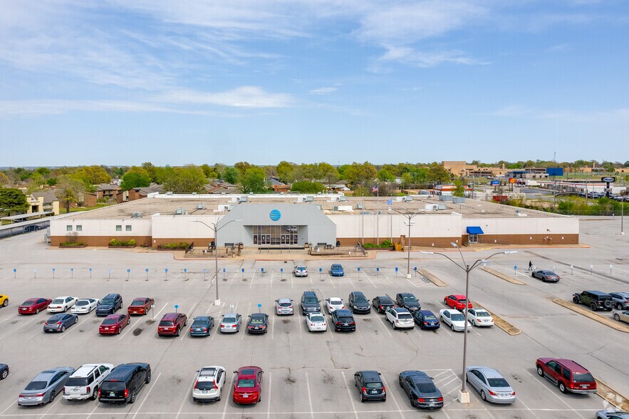 2029 S Sheridan Rd, Tulsa, OK for sale - Building Photo - Image 1 of 1