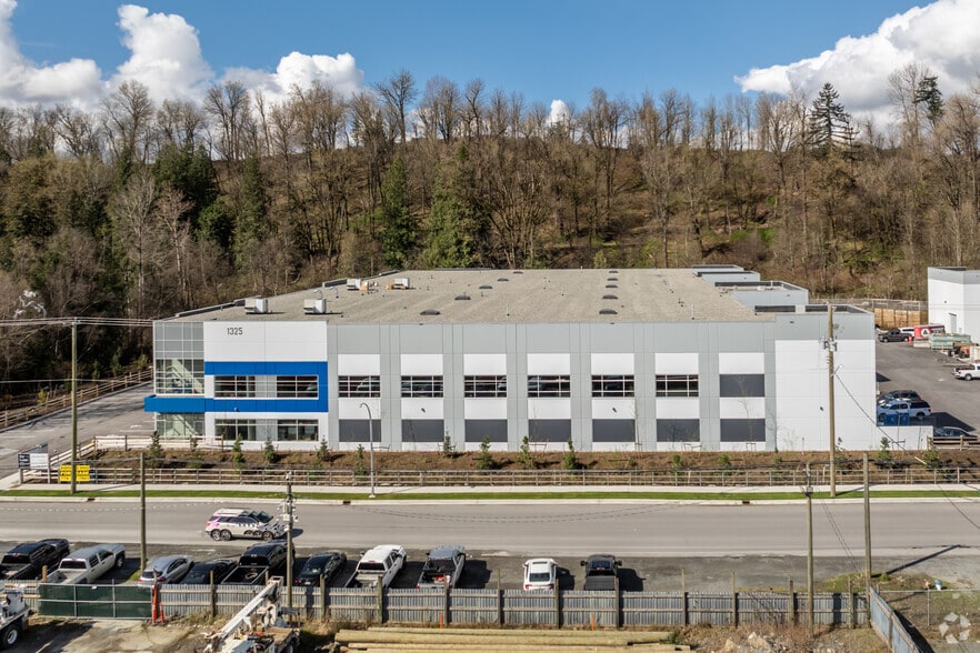 1325 Riverside Rd, Abbotsford, BC for lease - Building Photo - Image 3 of 4