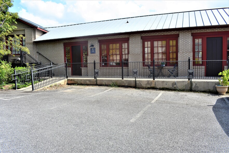 5930 O'Dell St, Cumming, GA for lease - Building Photo - Image 1 of 13