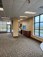 5761 C St SW, Cedar Rapids, IA for lease Building Photo- Image 2 of 6