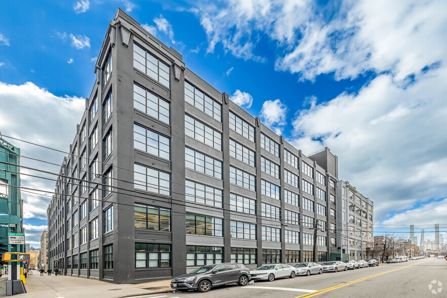 43-10 23rd St, Long Island City, NY for lease - Building Photo - Image 1 of 10