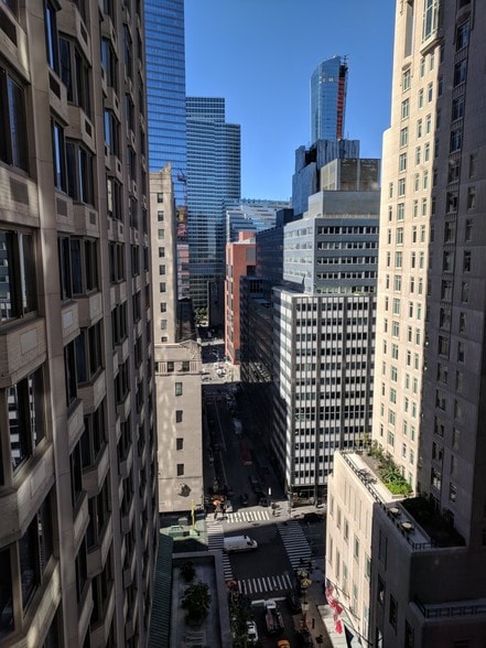 225 Broadway, New York, NY for lease - Interior Photo - Image 2 of 74