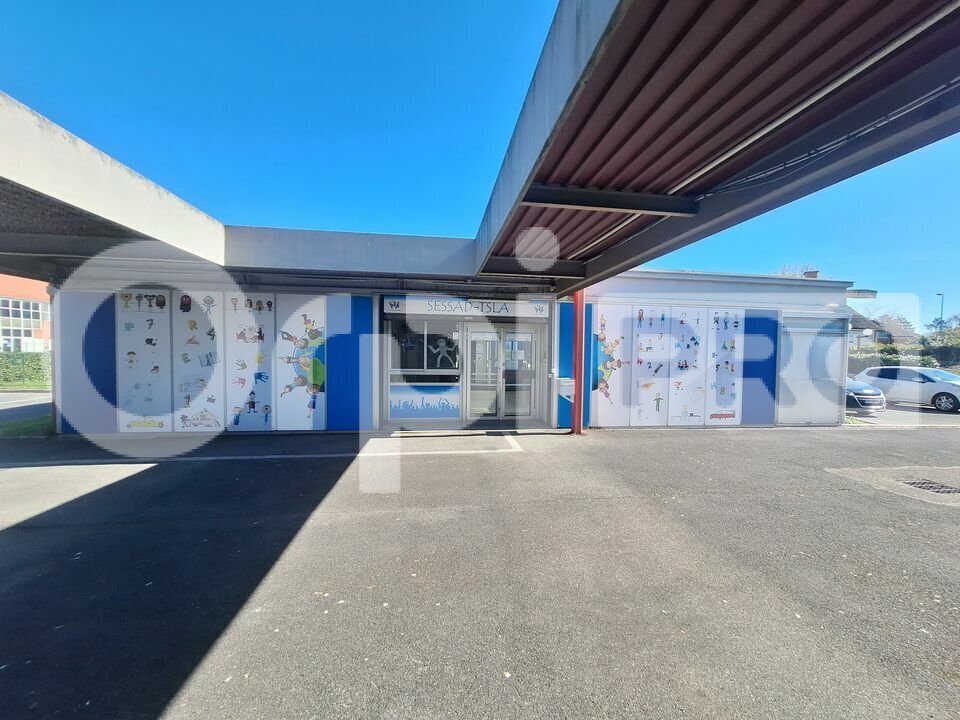 Office in Compiègne for lease Building Photo- Image 1 of 12