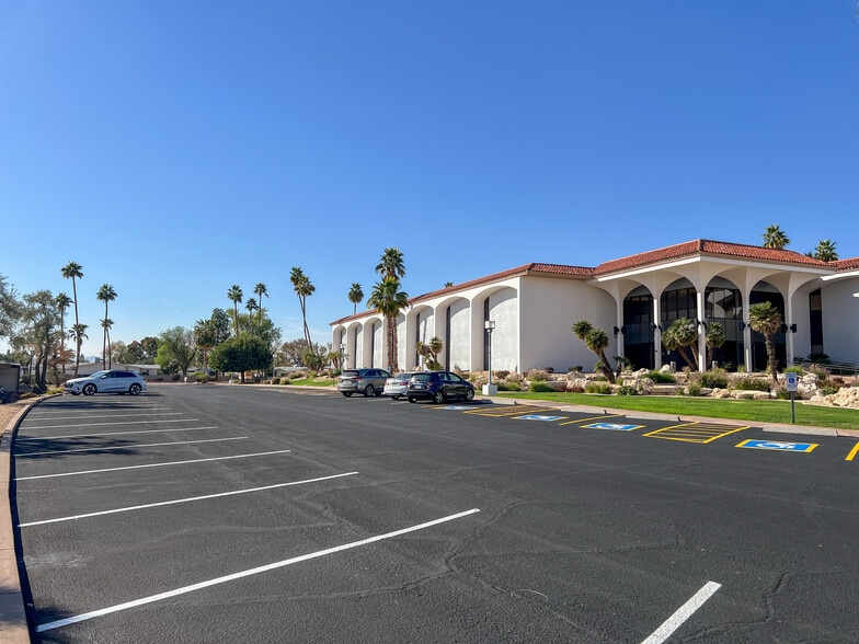 10451 W Palmeras Dr, Sun City, AZ for lease - Building Photo - Image 3 of 9