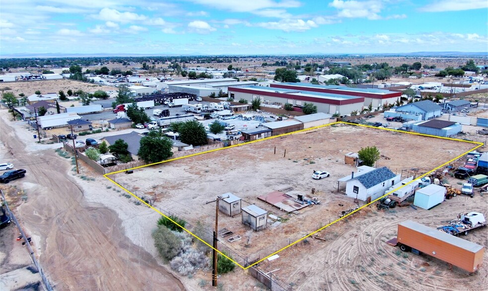 42452 5th St E, Lancaster, CA for sale - Primary Photo - Image 1 of 8