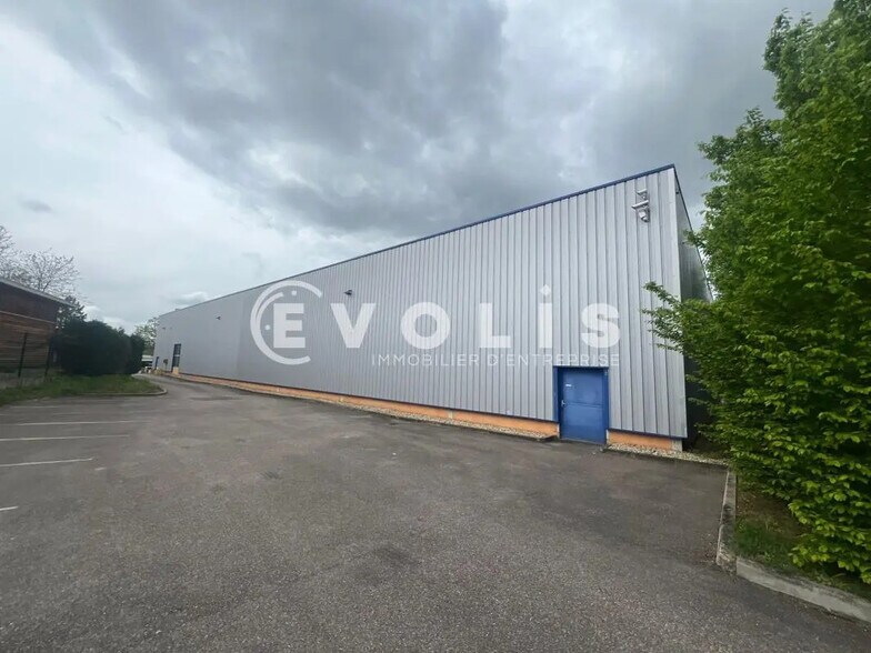 Office in Chaponost for lease - Building Photo - Image 2 of 20