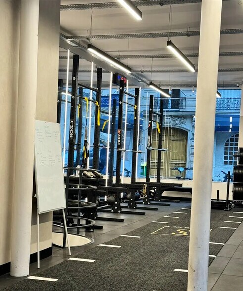 1 Rue Du Printemps, Paris for sale - Building Photo - Image 3 of 7