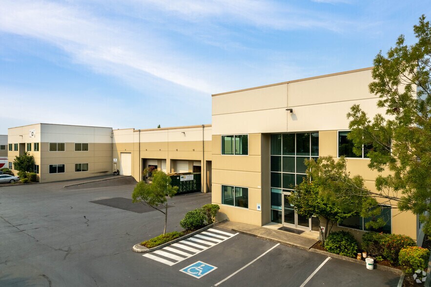 18404 Cascade Ave S, Tukwila, WA for sale - Primary Photo - Image 1 of 1