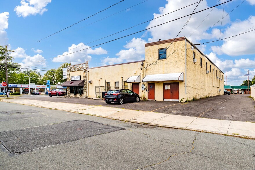 536 Highway 33, Hamilton, NJ for lease - Building Photo - Image 3 of 3