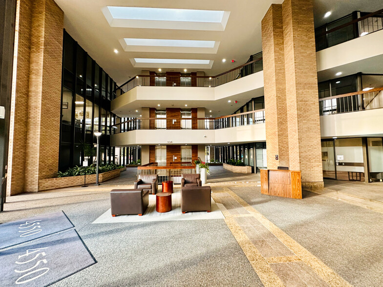 4550 Post Oak Place Dr, Houston, TX for lease - Lobby - Image 3 of 6