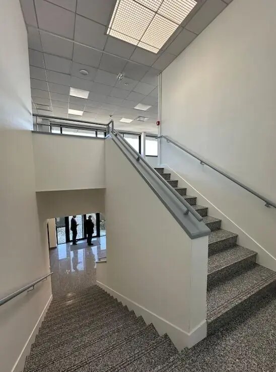 Location Local d'activités 2 501 m² - Photo 1