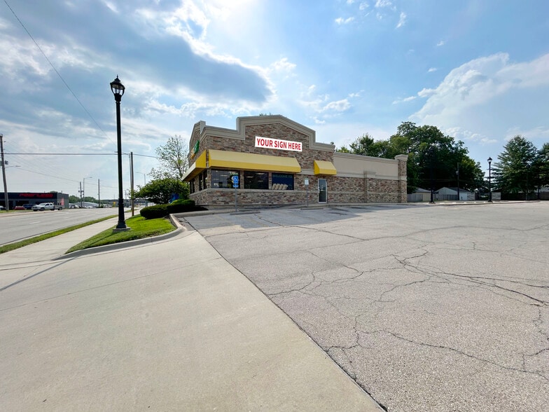 701 E Santa Fe Rd, Olathe, KS for sale - Building Photo - Image 2 of 4