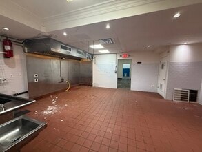 750 Onderdonk Ave, Flushing, NY for lease Interior Photo- Image 2 of 21