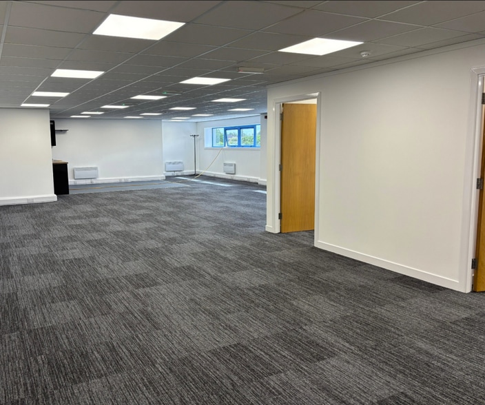 Springhill Pky, Baillieston for sale - Interior Photo - Image 2 of 4