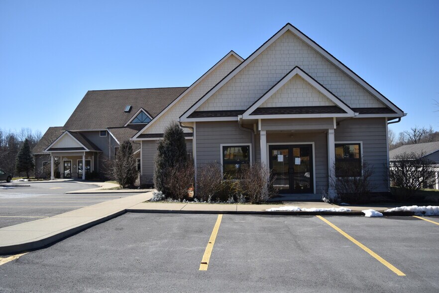 2195 Cheat Rd, WV 26508