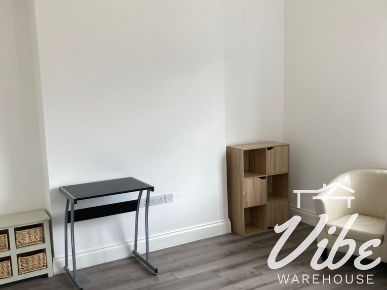 1 Hillmarton Rd, London for lease - Building Photo - Image 3 of 16