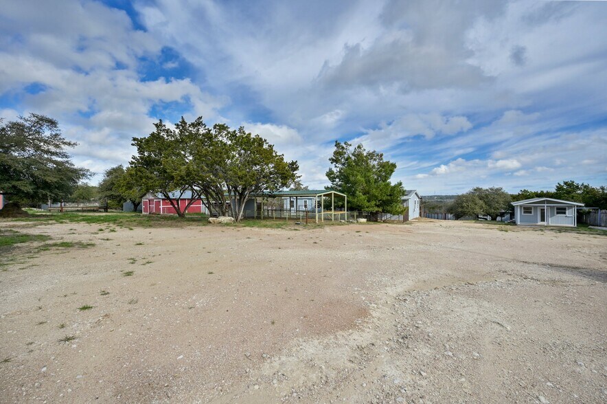 1740 W Fitzhugh Rd, Dripping Springs, TX 78620 4.64 Acres
