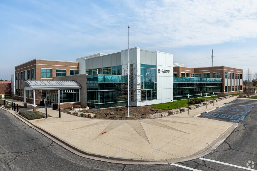 11411 E Jefferson Ave, Detroit, MI for sale - Building Photo - Image 1 of 1