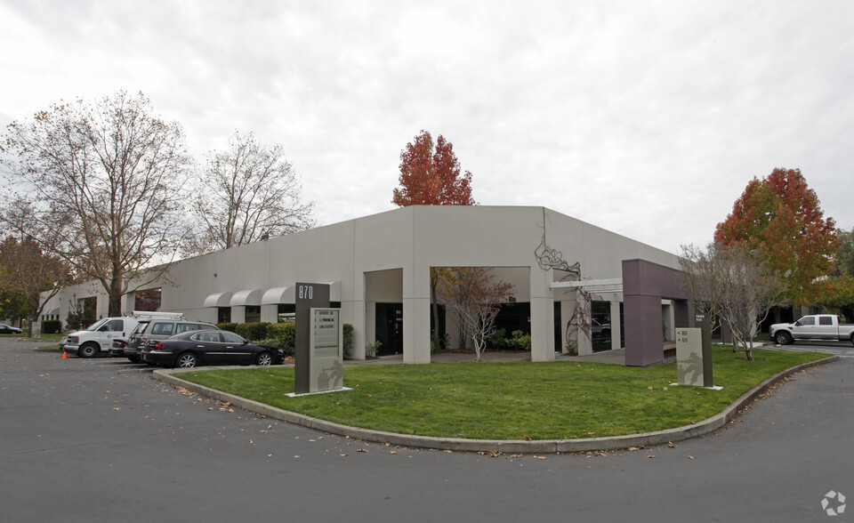 860-870 Napa Valley Corporate Way, Napa, CA for lease - Primary Photo - Image 2 of 2