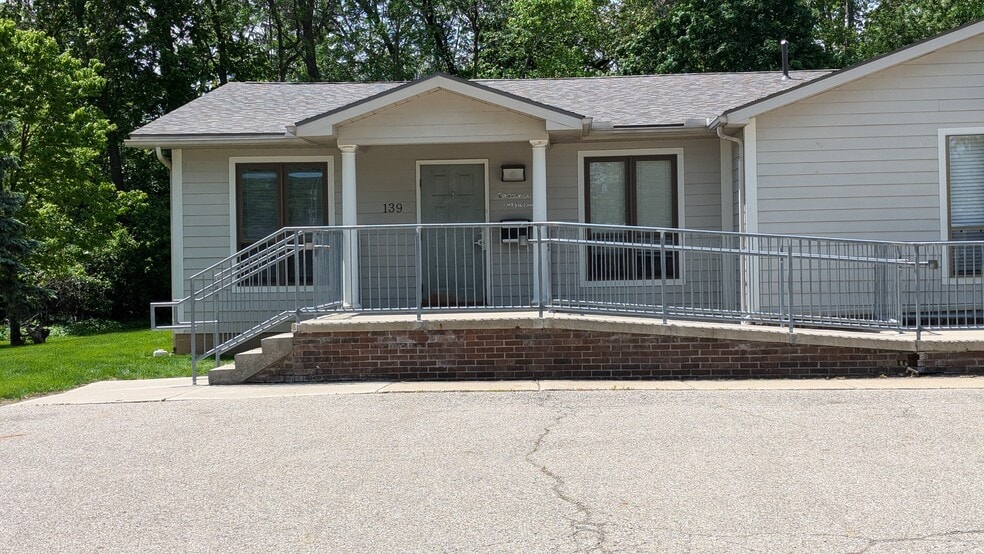 139 Lewis Ave, Circleville, OH for lease - Primary Photo - Image 1 of 13