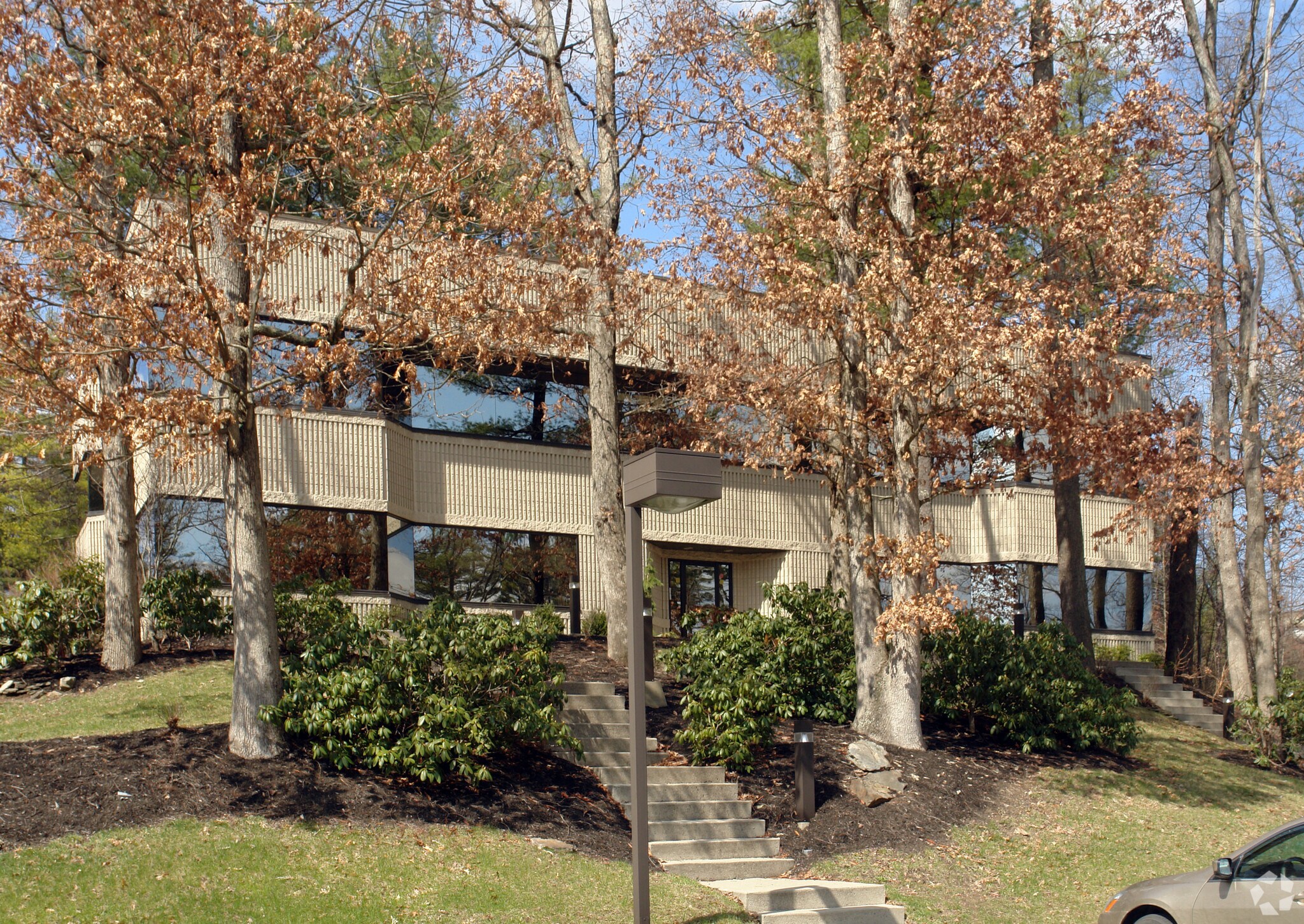 430 Harper Park Dr, Beckley, WV for sale Primary Photo- Image 1 of 1