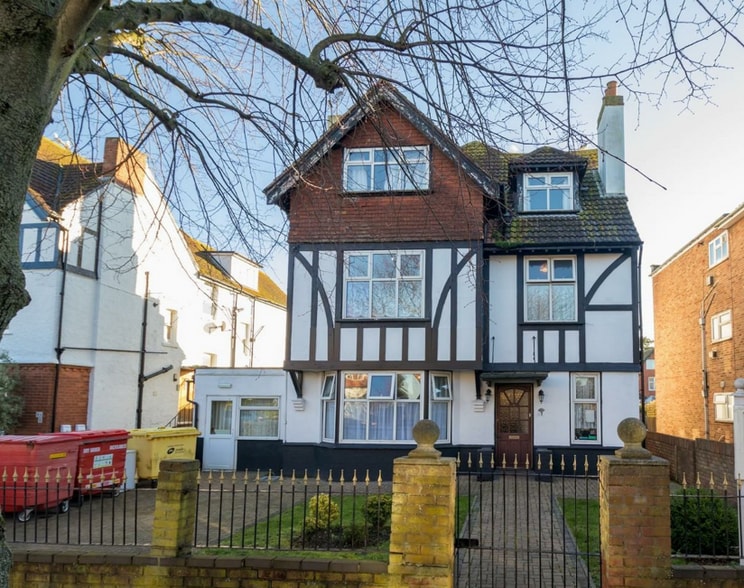 6 Julian Rd, Folkestone for sale - Primary Photo - Image 1 of 1