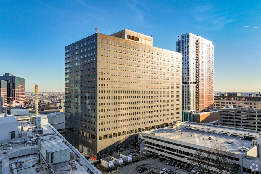 2 Gateway Ctr, Newark, NJ for lease - Building Photo - Image 1 of 6