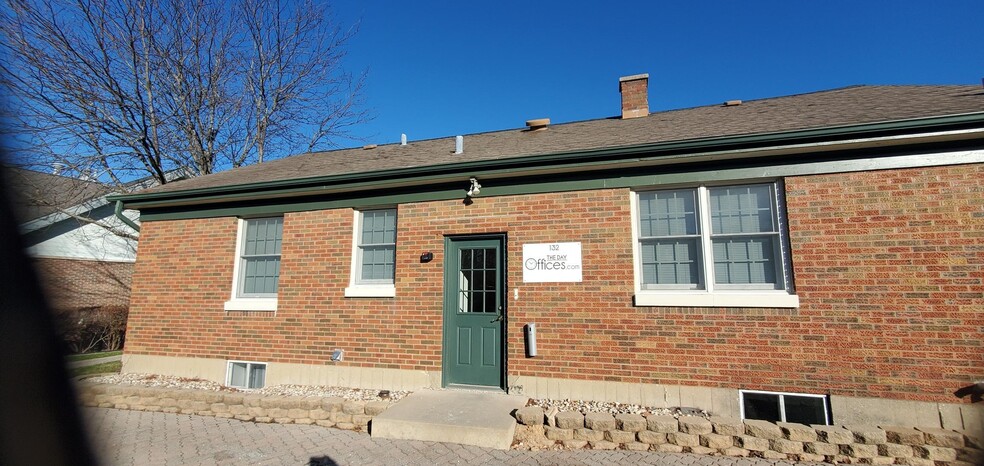 132 W Lake St, Bloomingdale, IL for lease - Building Photo - Image 2 of 11