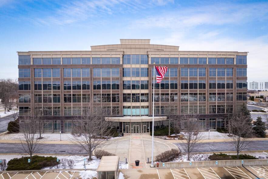 26125 N Riverwoods Blvd, Mettawa, IL for lease - Building Photo - Image 3 of 6