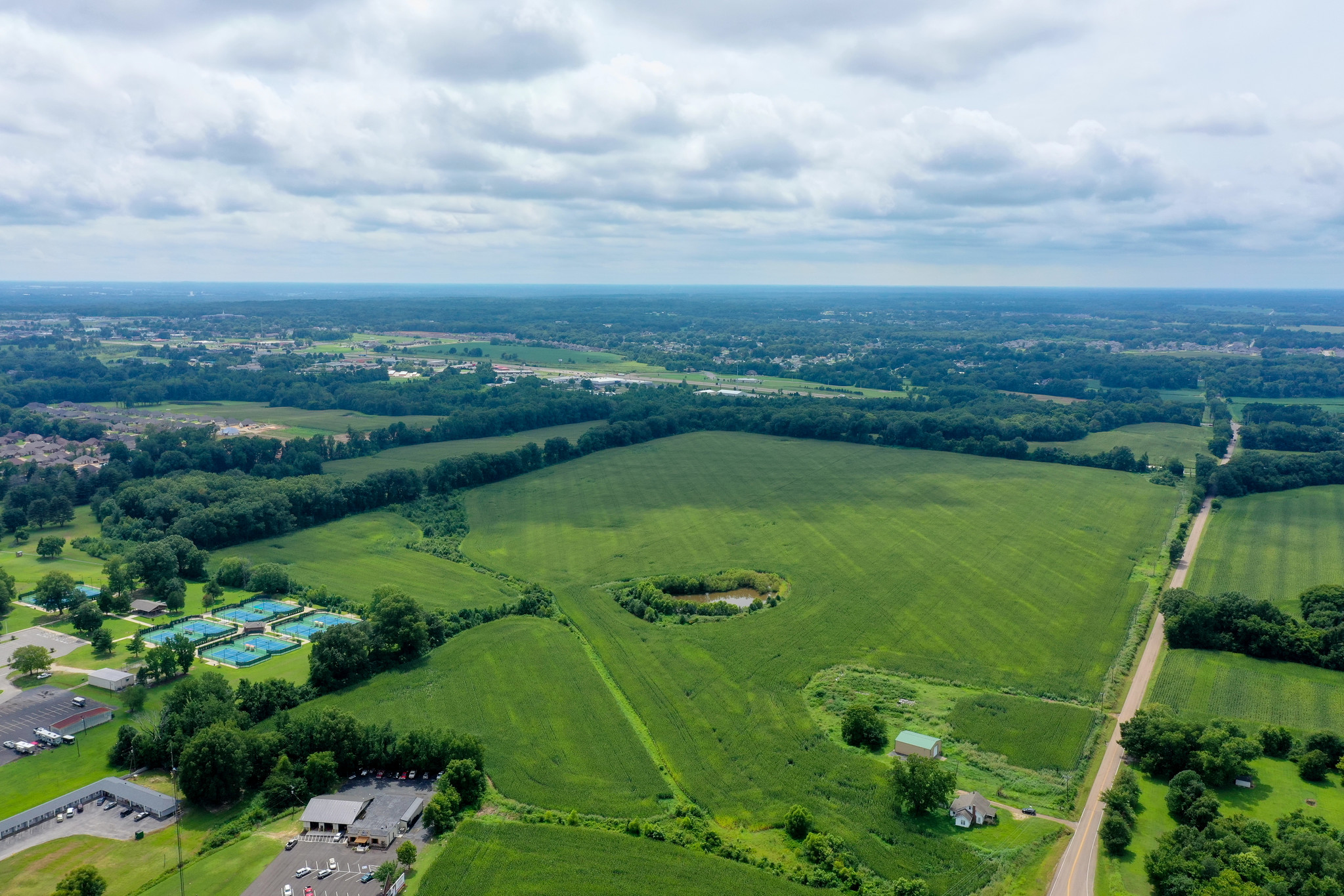 1406 Ashport Rd, Jackson, TN for sale Primary Photo- Image 1 of 1