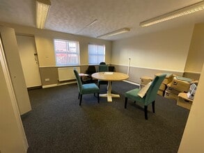 64 Falsgrave Rd, Scarborough for lease Interior Photo- Image 1 of 3