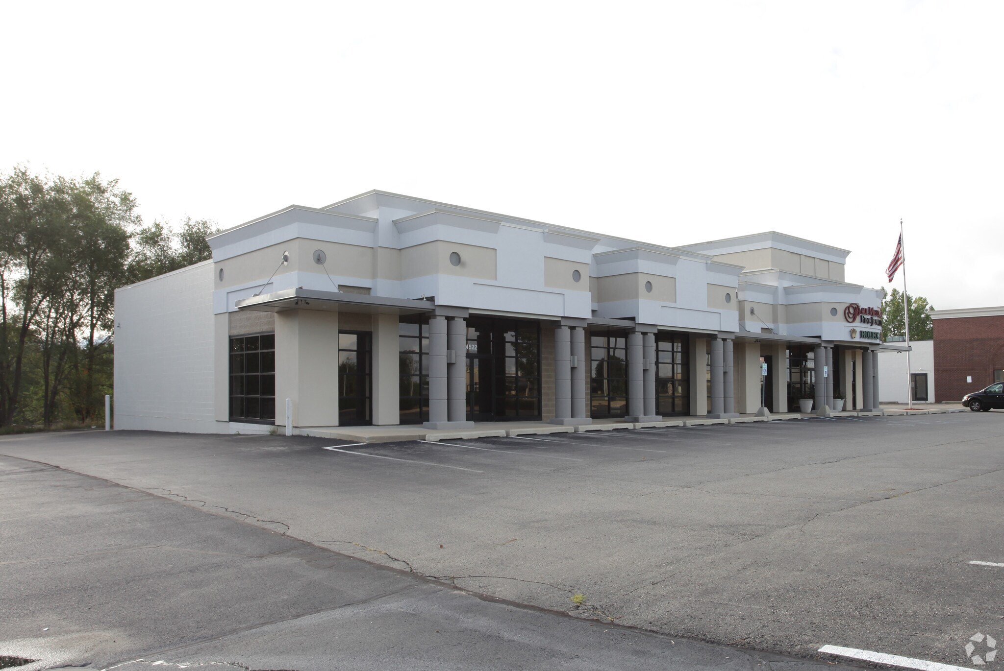 4518 Plainfield Ave NE, Grand Rapids, MI for sale Primary Photo- Image 1 of 1