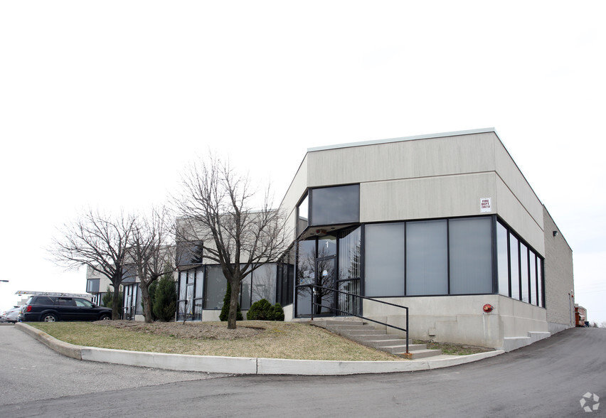 2660 Meadowvale Blvd, Mississauga, ON for sale - Primary Photo - Image 1 of 9