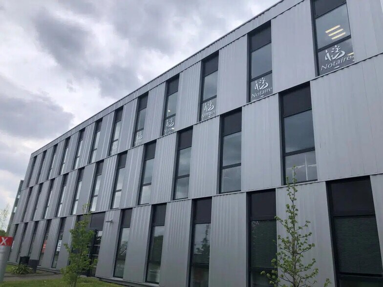 Office in Saint-Grégoire for lease - Building Photo - Image 1 of 7