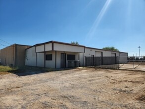 11 SE I Ave, Lawton, OK for lease Interior Photo- Image 2 of 19