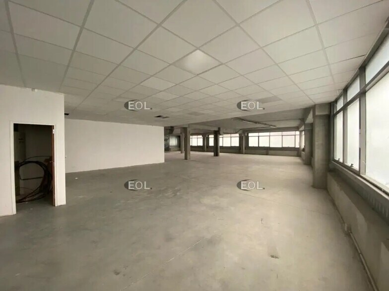 Industrial in Lieusaint for lease - Interior Photo - Image 3 of 20