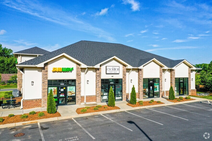 2935 Weddington-Matthews Rd, Matthews, NC for lease - Primary Photo - Image 1 of 10