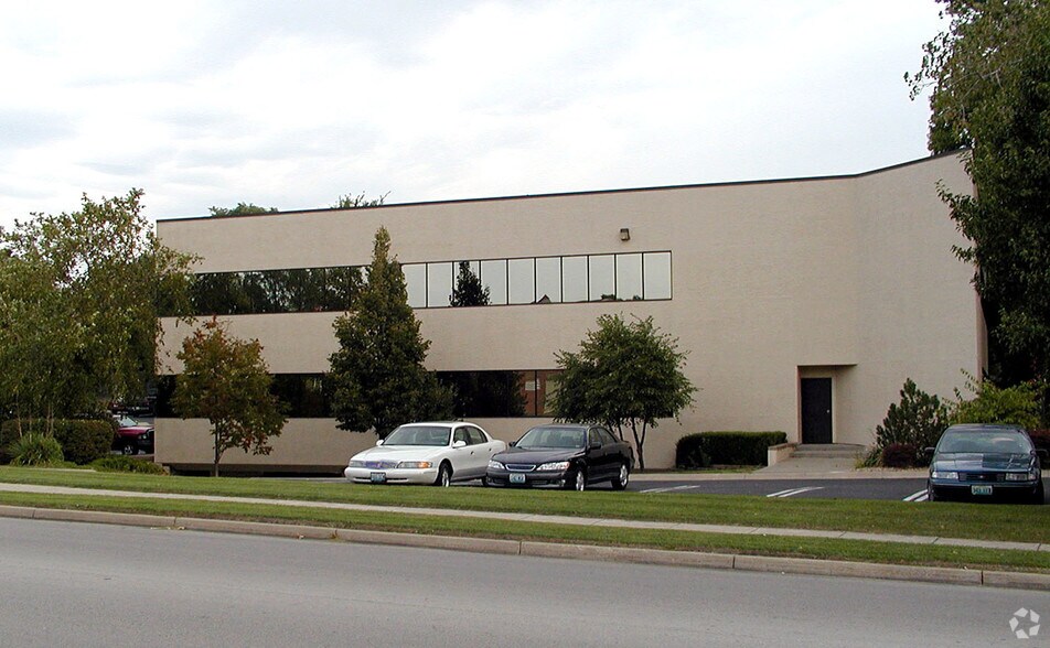 2900 NE Brooktree Ln, Gladstone, MO 64119 Woodlands II