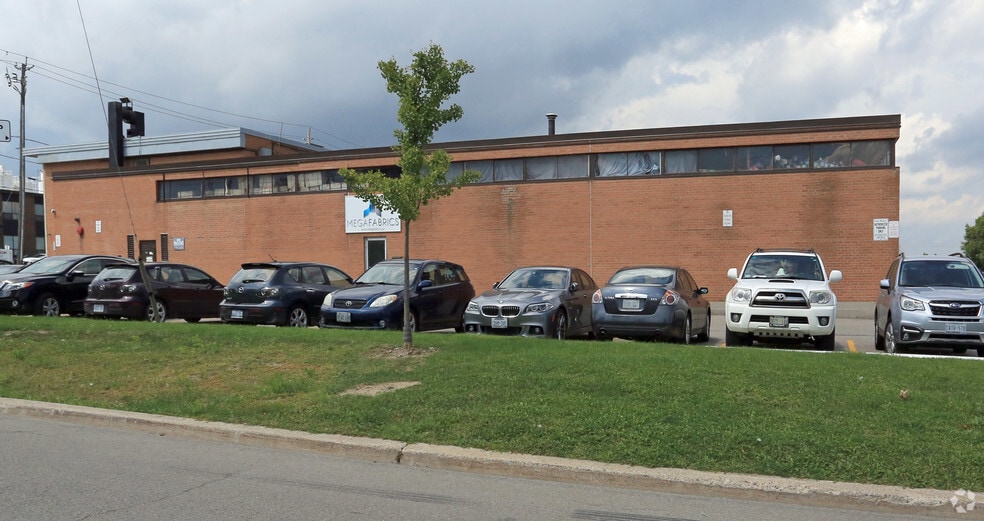 61 Alness St, Toronto, ON for lease - Building Photo - Image 2 of 7