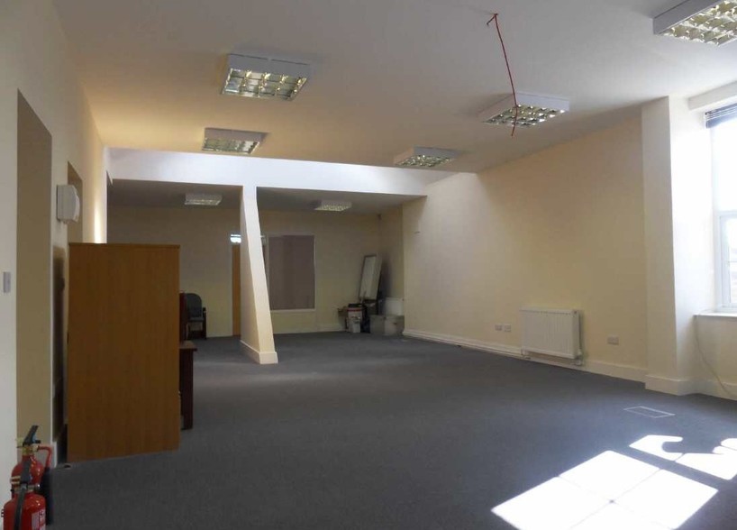 15 The Broadway, Woodford Green, LND IG8 0HL - Office for Lease | LoopNet