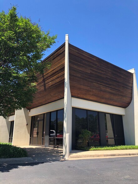 2800 W 70th St, Shreveport, LA for lease - Building Photo - Image 1 of 13