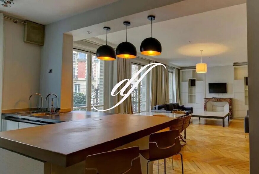 Office in Paris for lease - Building Photo - Image 2 of 6