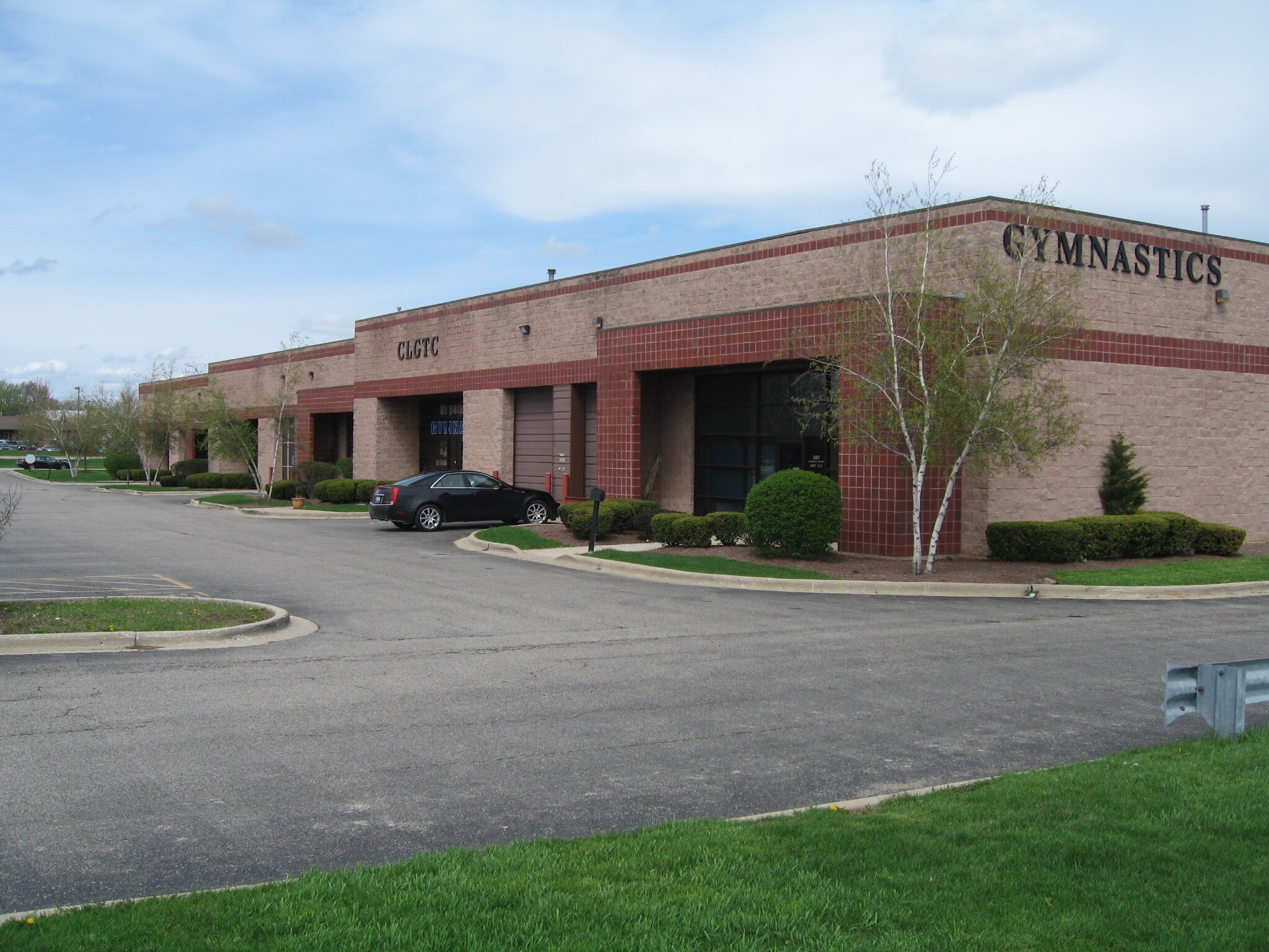 387 E Congress Pky, Crystal Lake, IL for sale Building Photo- Image 1 of 1